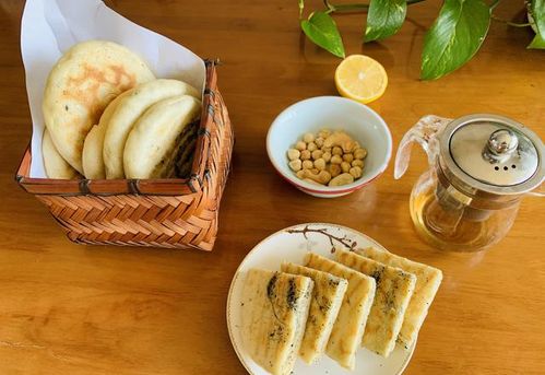 面粉别只蒸馒头，加点“这废料”做成饼，营养又美味，做两锅不够吃