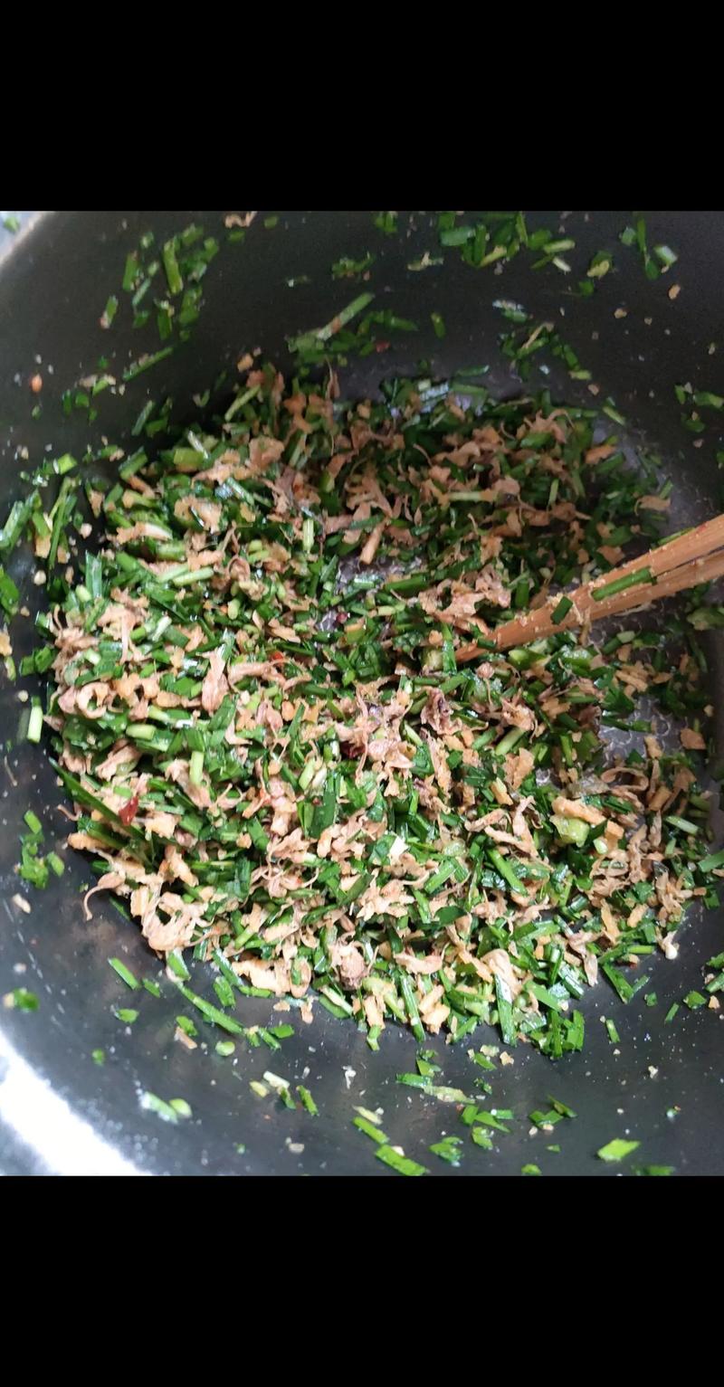 包子面粉看着不怎么白,但是,是小麦杂粮豆子机器机出来的哟